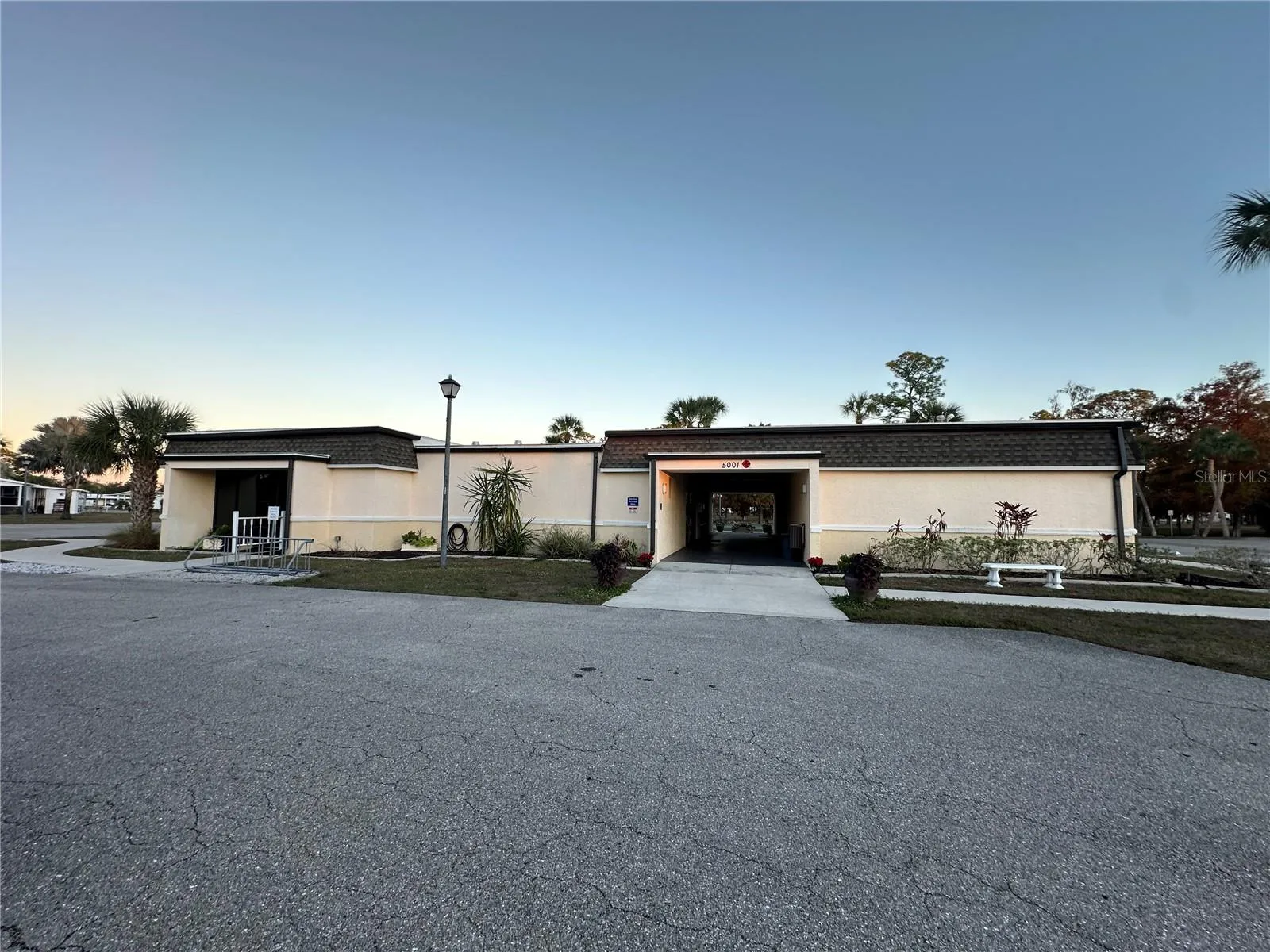 Clubhouse 2