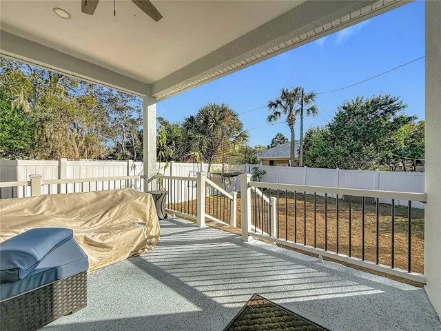 Back porch / Lanai