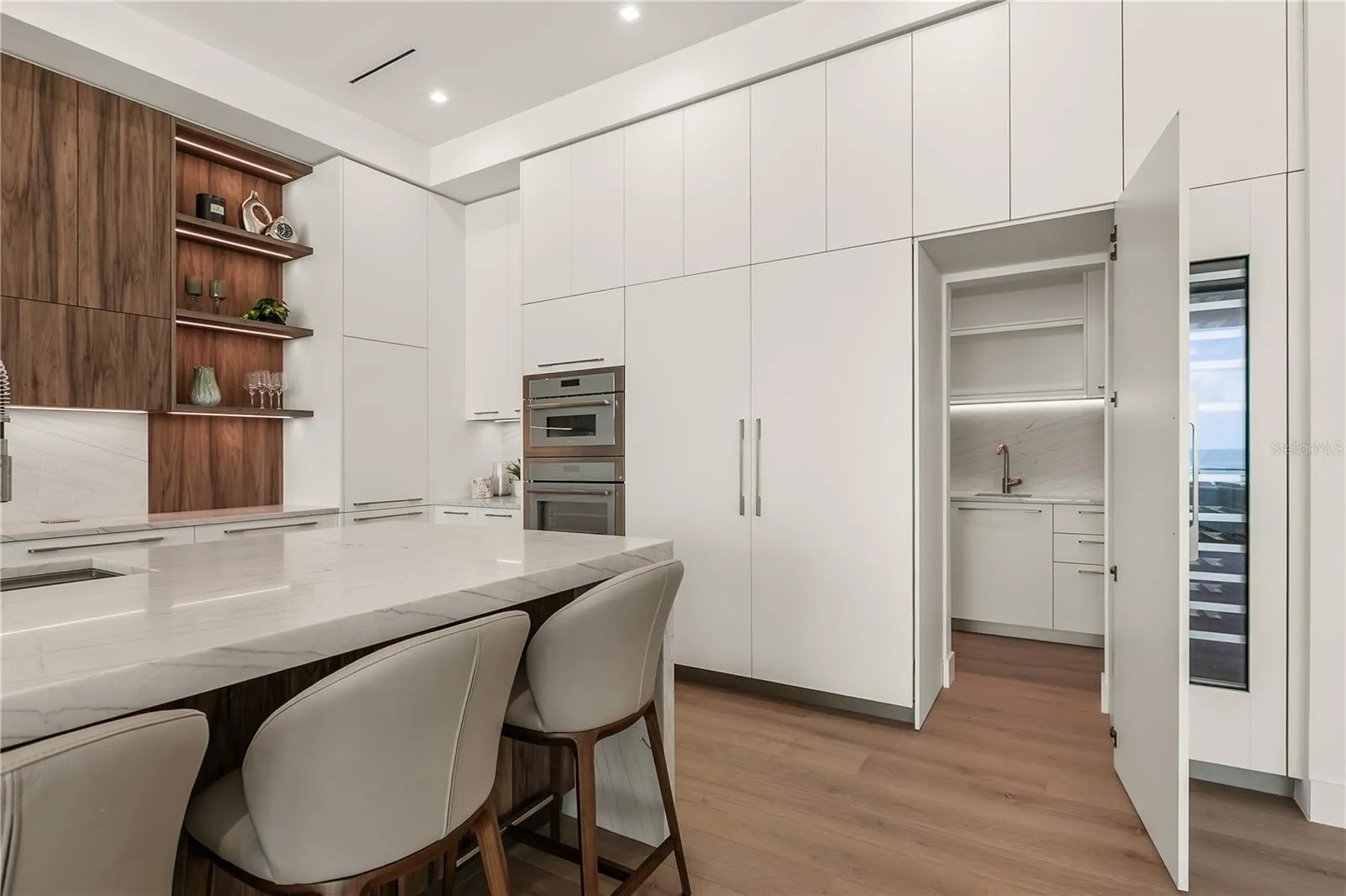 Kitchen hosts a hidden scullery