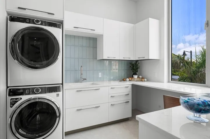 First foor laundry room