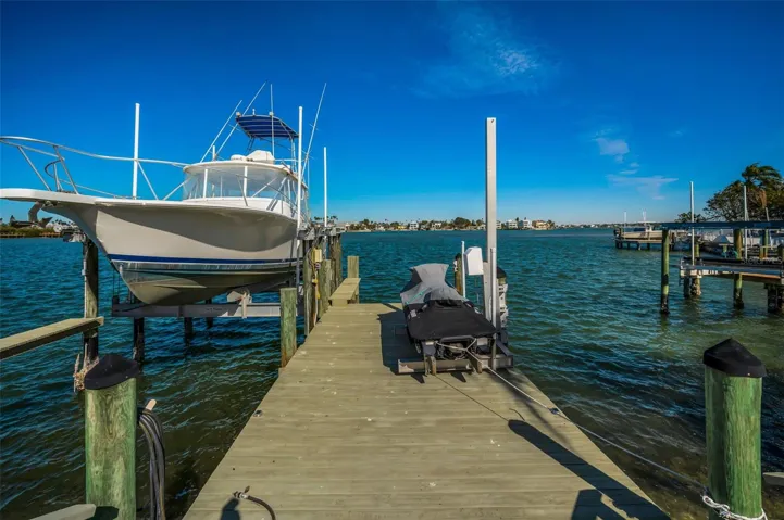 Deep Water, Wide Canal - perfect for the Boater!