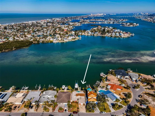 366 La Hacienda Dr. in Indian Rocks Beach - located ideally on a Peninsula Waterfront Finger!