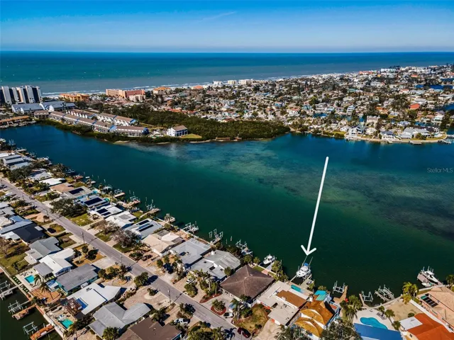Boater's Delight with easy access to the Gulf!