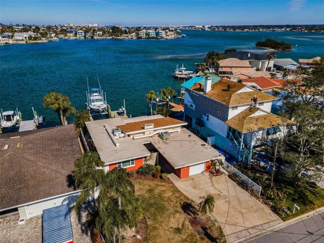 Your Waterfront Paradise Awaits!
