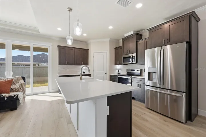 Large island with quartz countertops