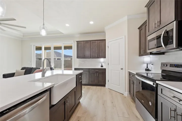 Farmhouse sink in island