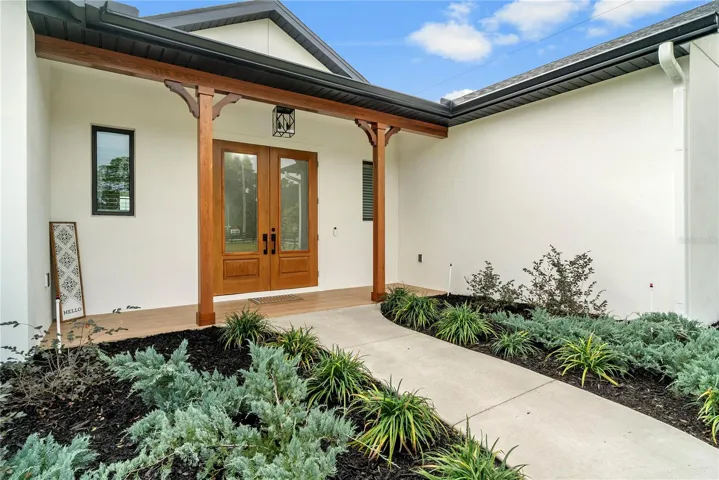 Inviting front entry