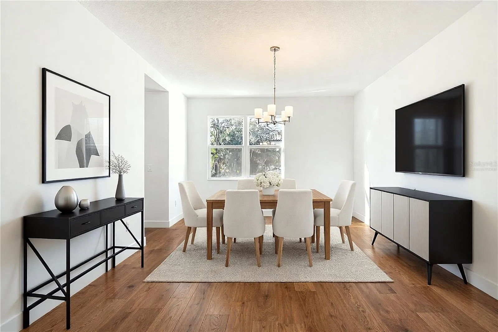 Dinning Room Seller will change the floor to your choice virtually staged