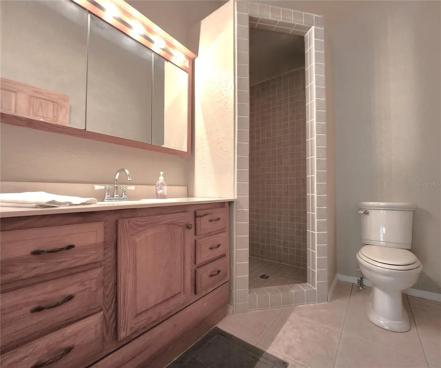 Guest En Suite Bathroom 2