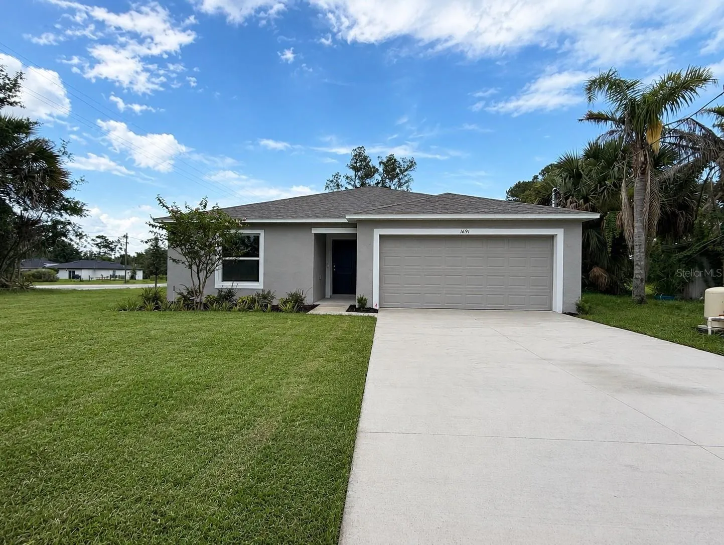 Block construction, spacious yard