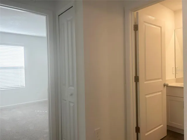 Shared Bathroom/Bedroom #2