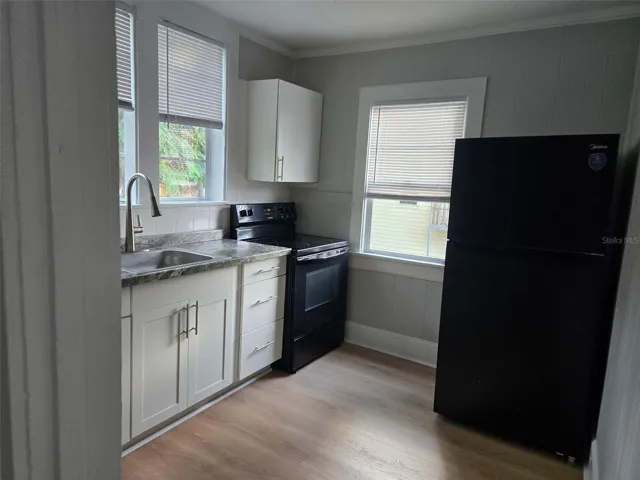 Kitchen unit 4