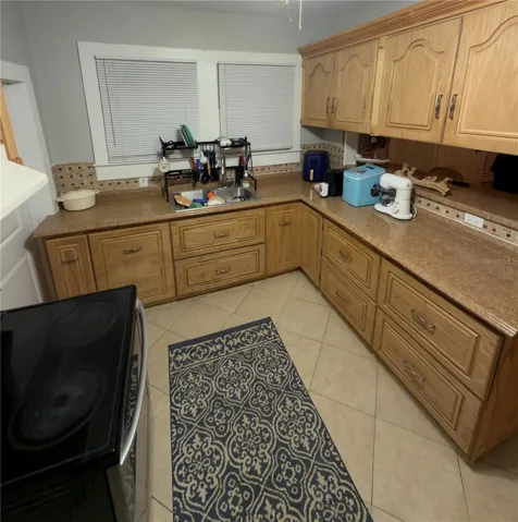 Front building 4bd 2 bath KITCHEN