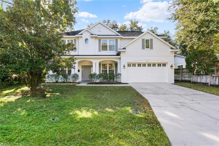Nestled on a quiet dead-end street in coveted Palma Ceia