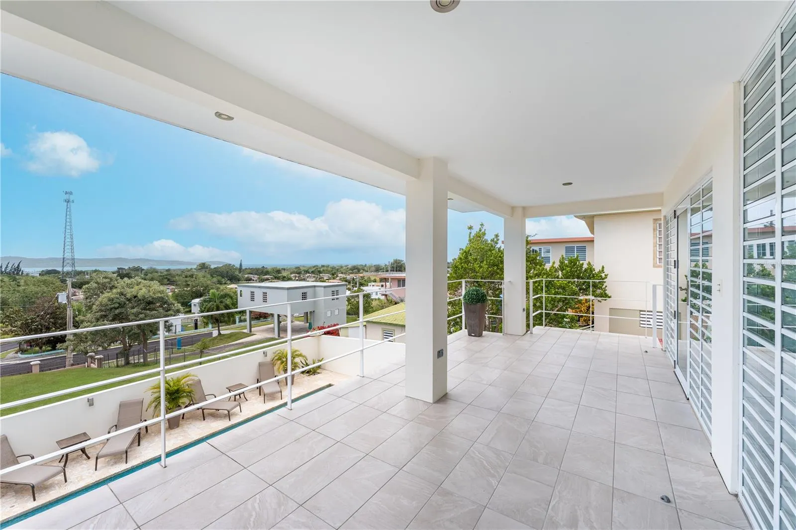 Second Unit ( Second Level ) Terrace /