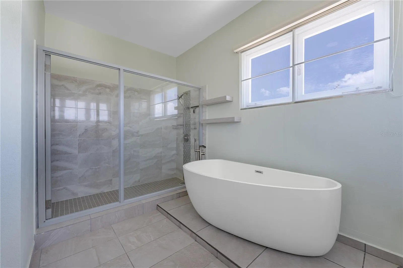 Third Level ( Master Suite Room Area ) Full Bathroom