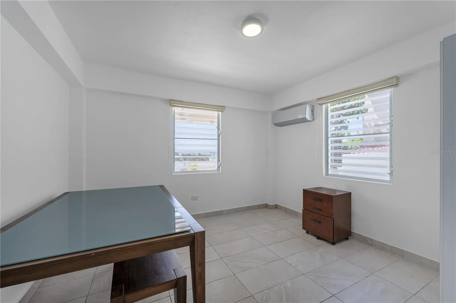 Room1