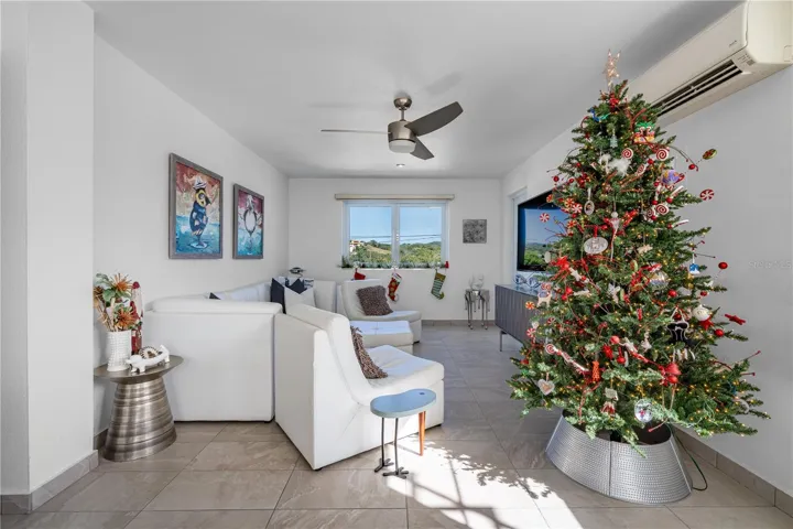 Second Unit ( Second Level ) Living Area