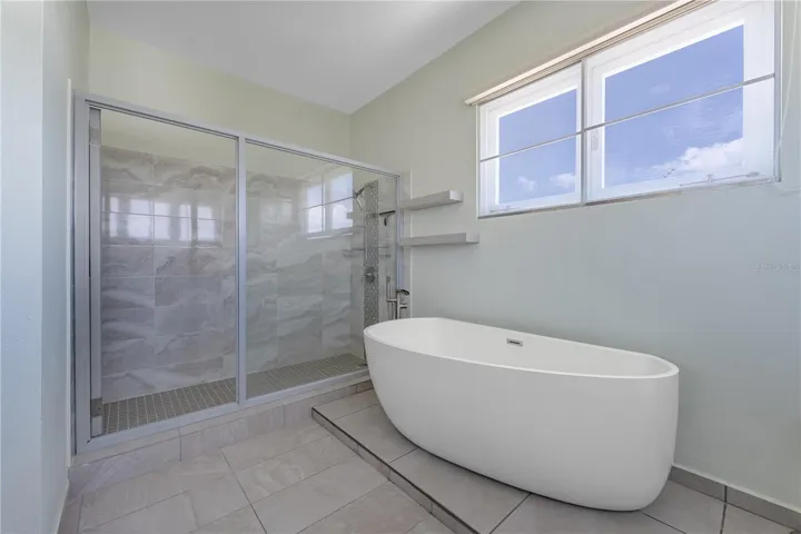 Third Level ( Master Suite Room Area ) Full Bathroom