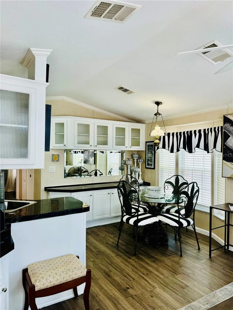Plenty of cupboards!