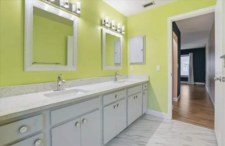 Owner's Ensuite.