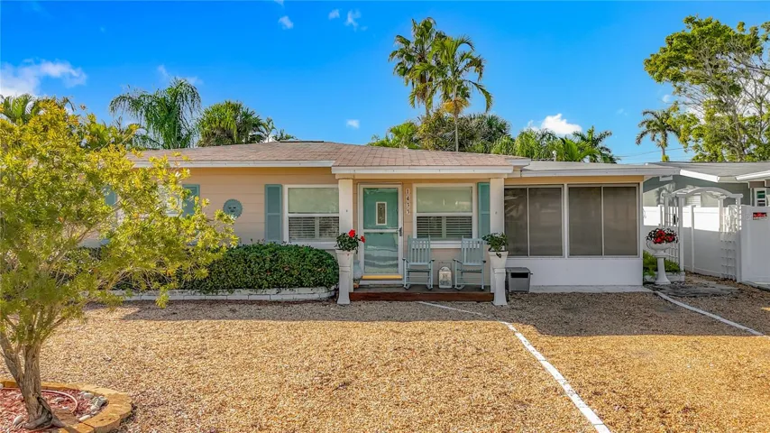 Welcome Home to this charming 2 bedroom, 1 bath home located in a very friendly nieghborhood.