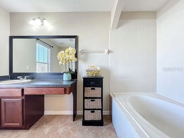 primary en-suite bathroom