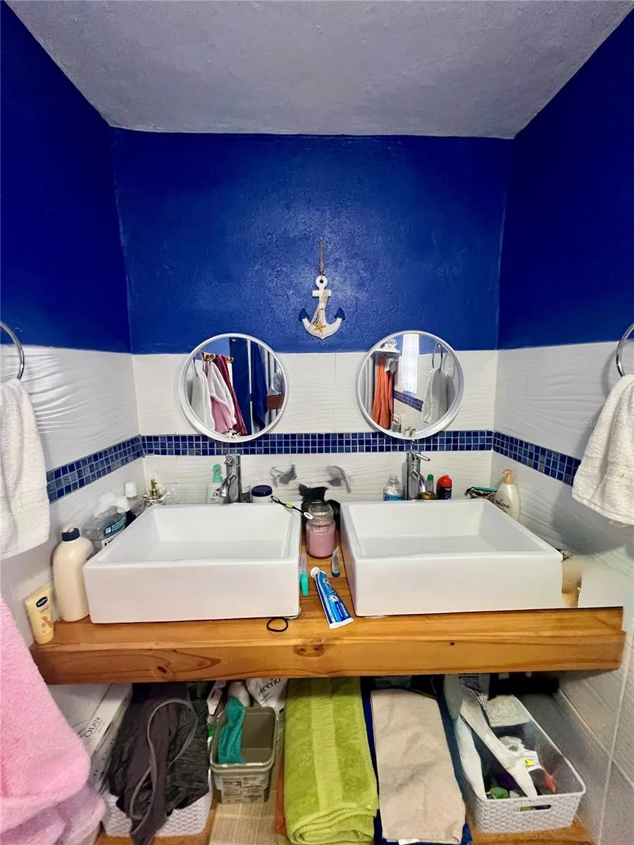 Bathroom 2 apt 1