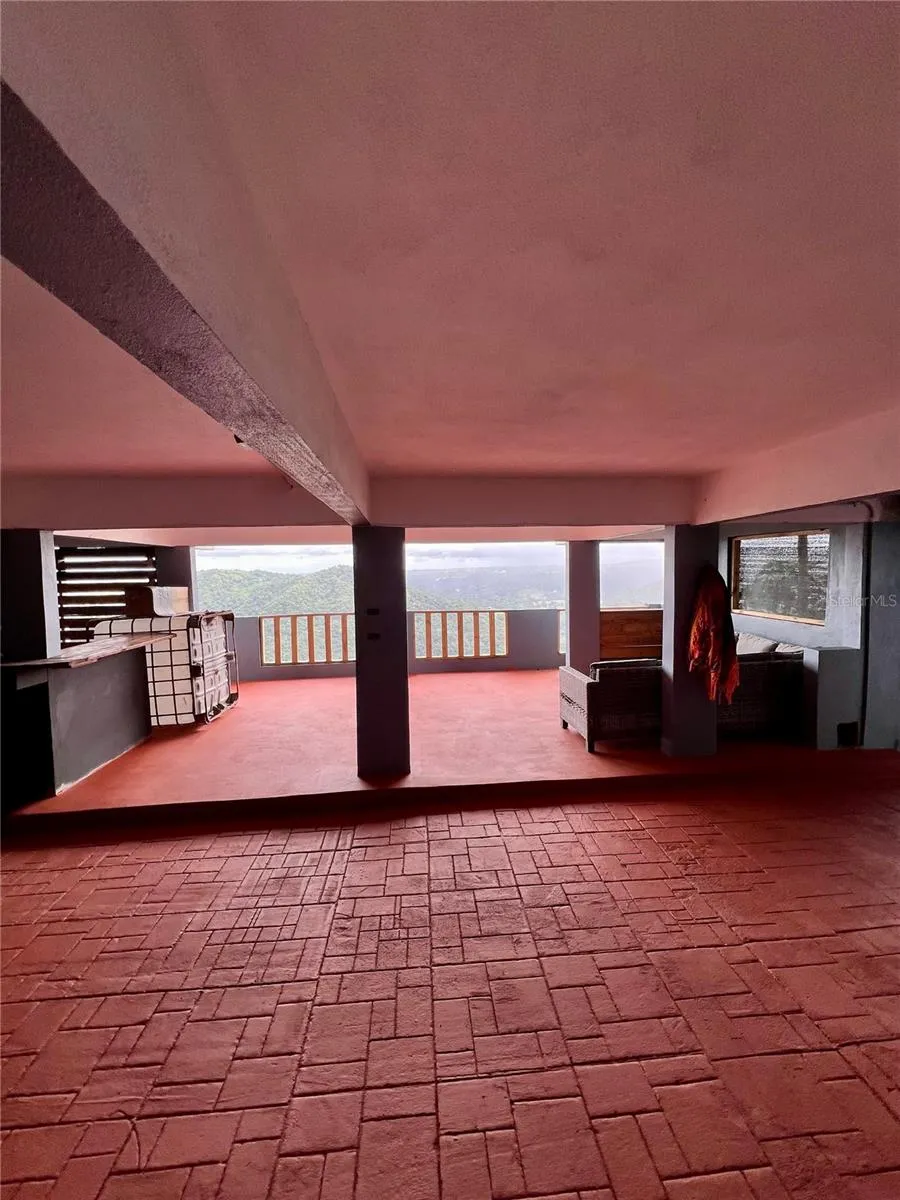 Open space basement area vacant