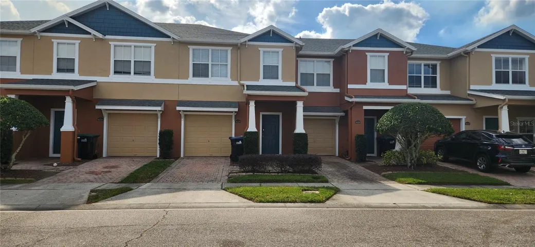 Front view of Townhome Blg