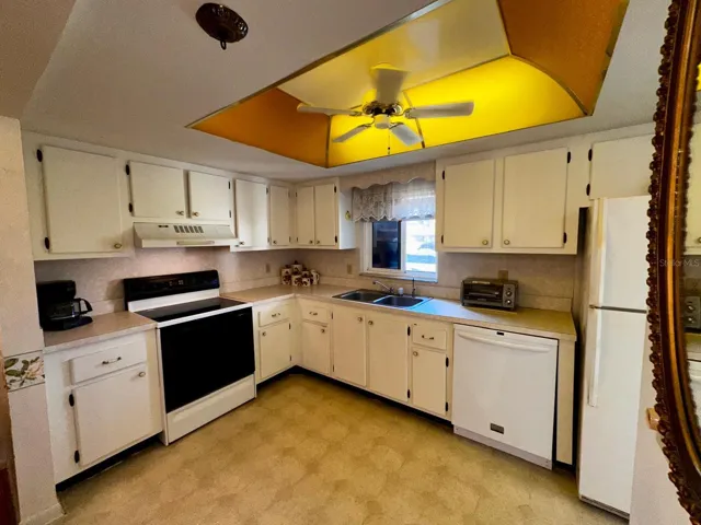 Kitchen Views with with Kitchen Window to see out and have fresh air while washing dishes!