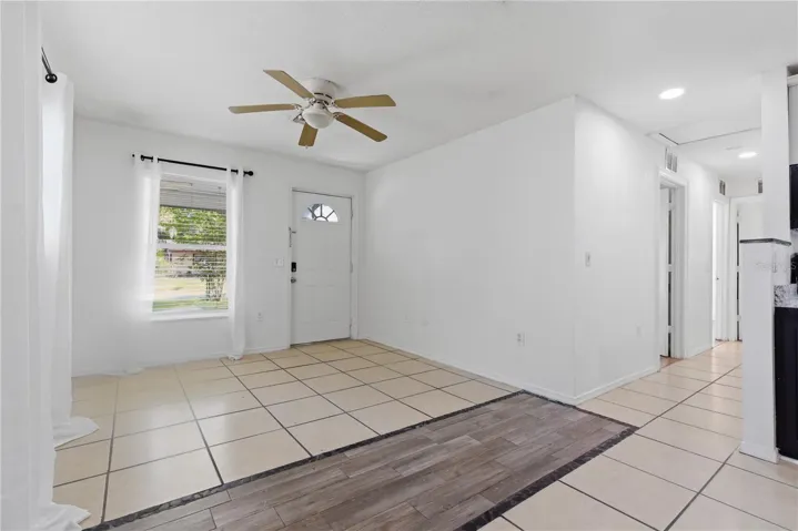 Living room/hall