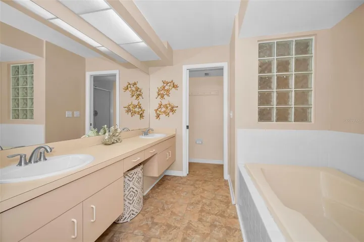 Primary Suite Bath