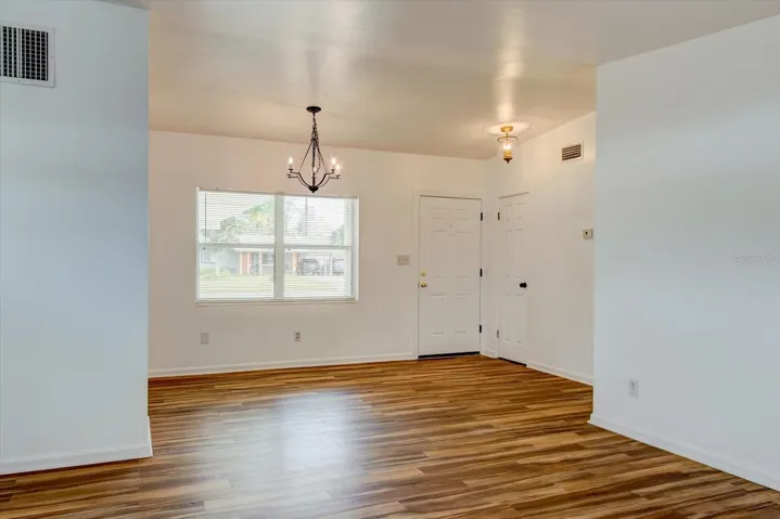 Dining room.