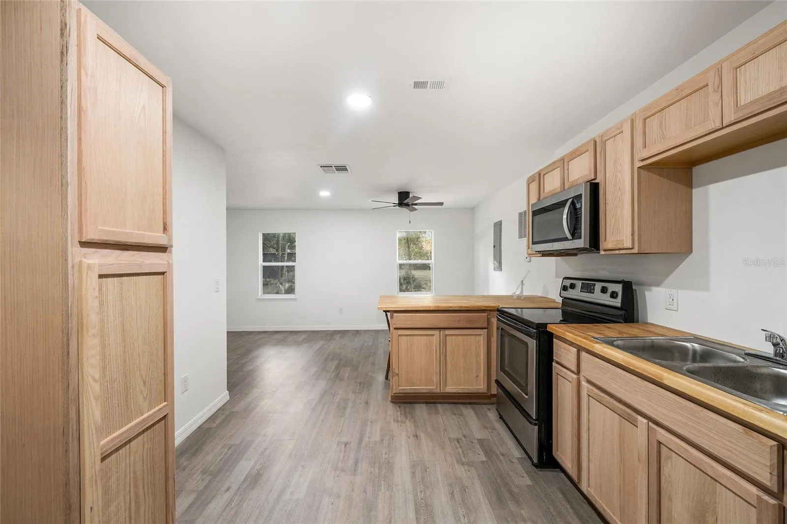 Full Kitchen view
