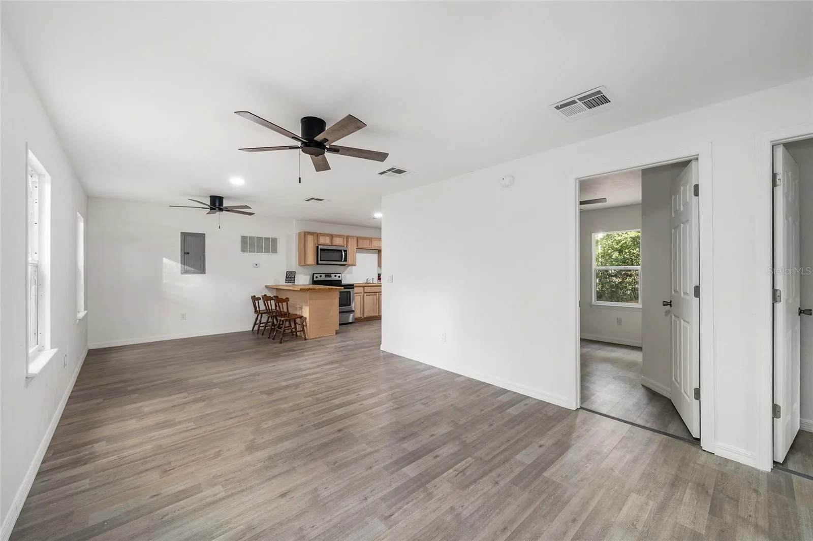 Looking towards Kitchen