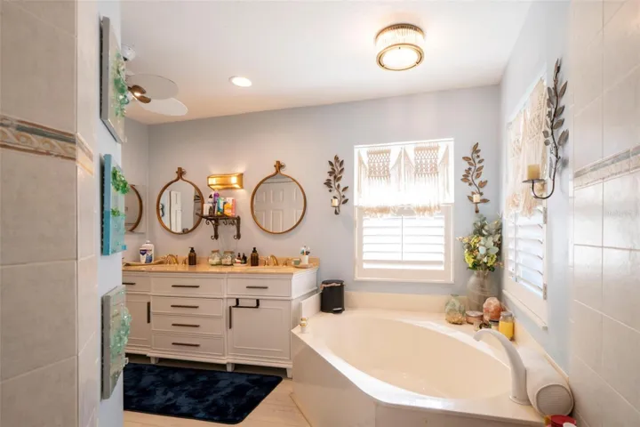 soaking tub