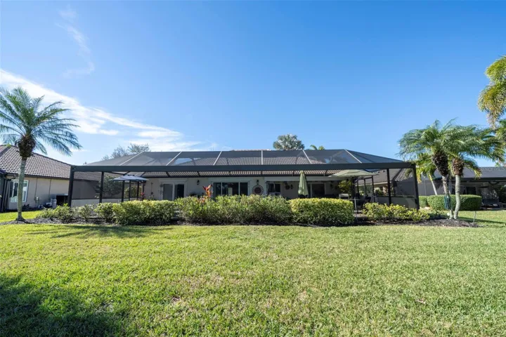 Large open space behind the lanai
