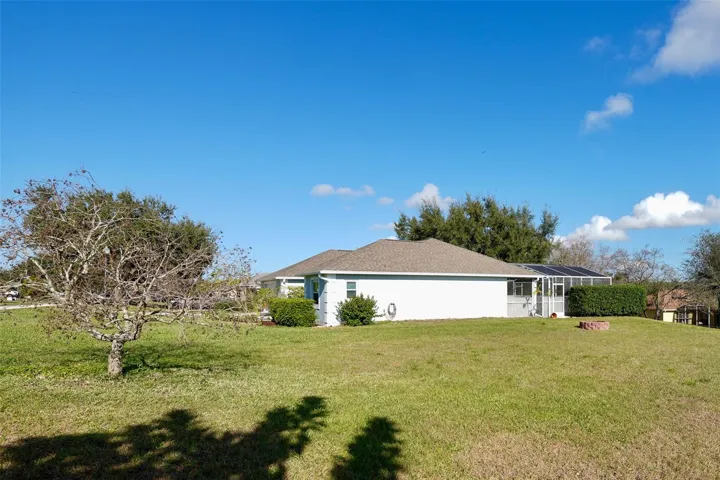 Oversized lot and side of home