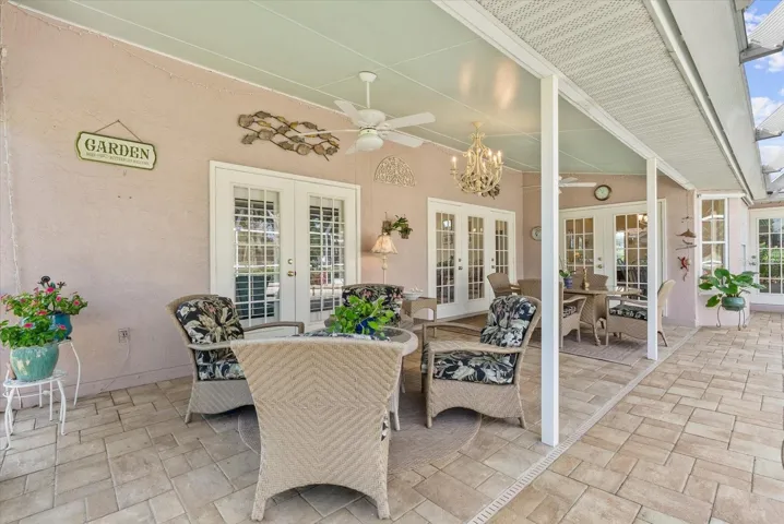 French doors to the lanai