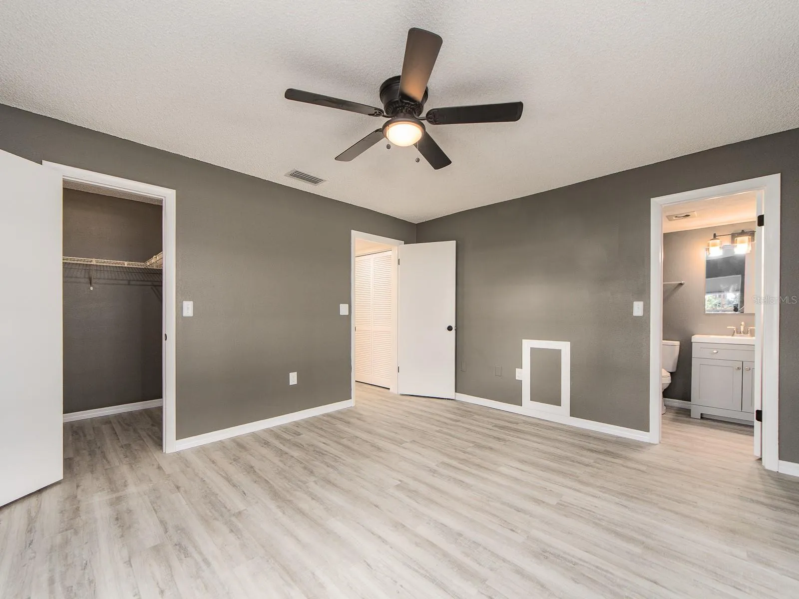 Bedroom with walk-in-closet