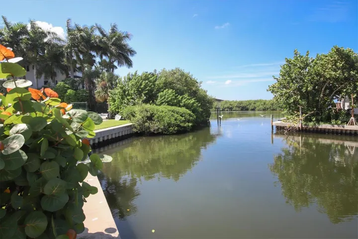 Canal out to Sarasota Bay