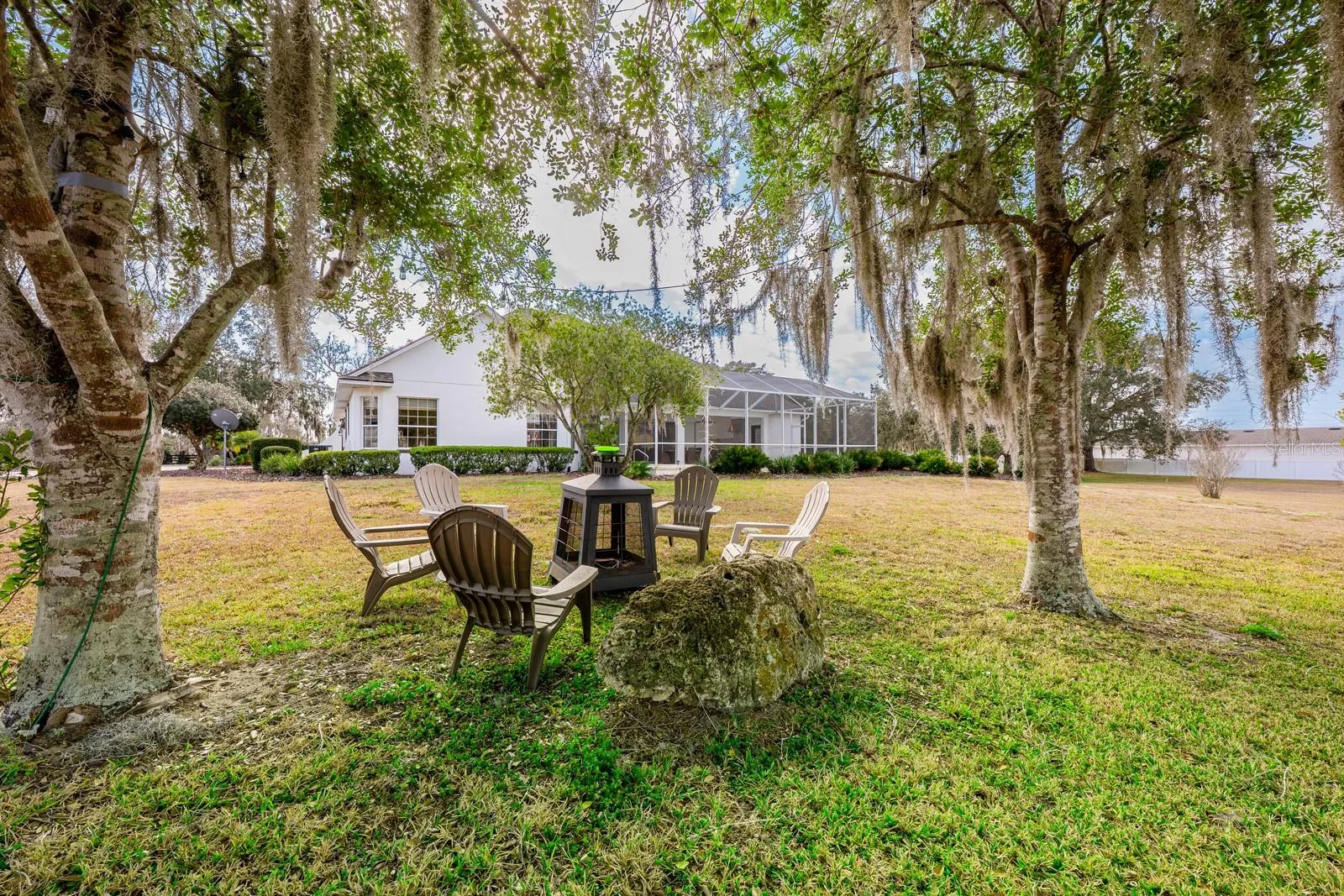 Relax and unwind under the beauitful mature trees.