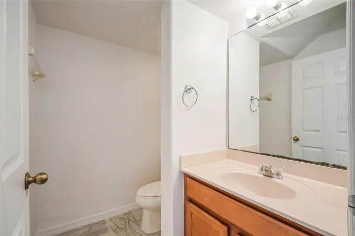 1/2 Bath