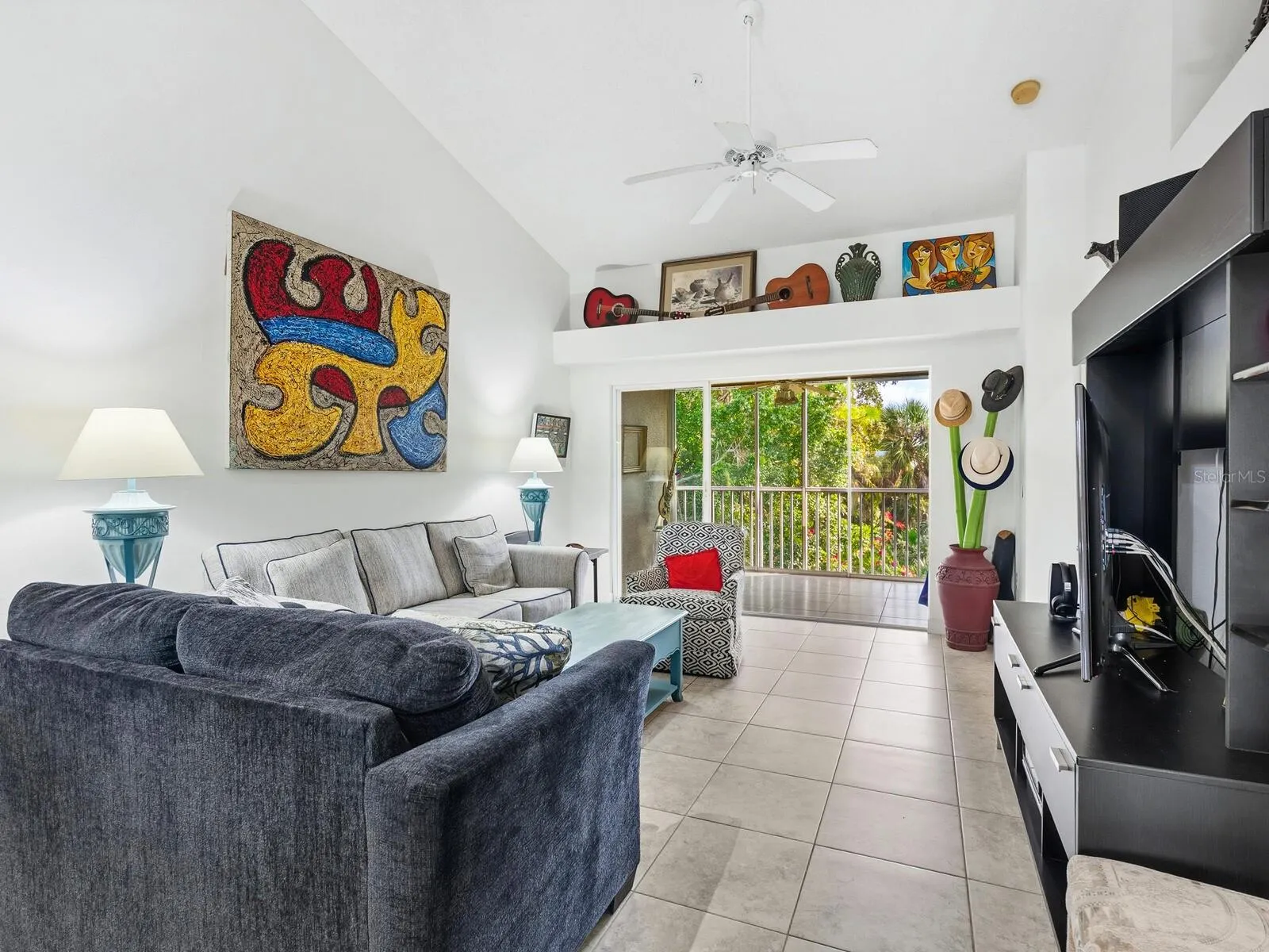 Living/dining areas