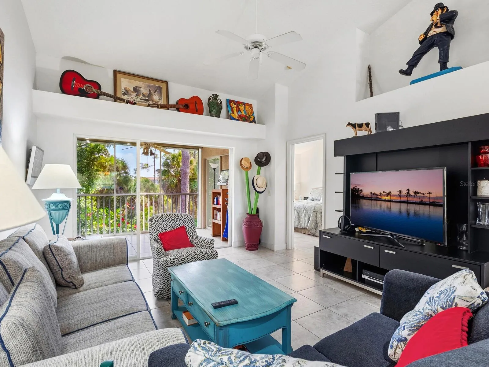 Living/dining areas
