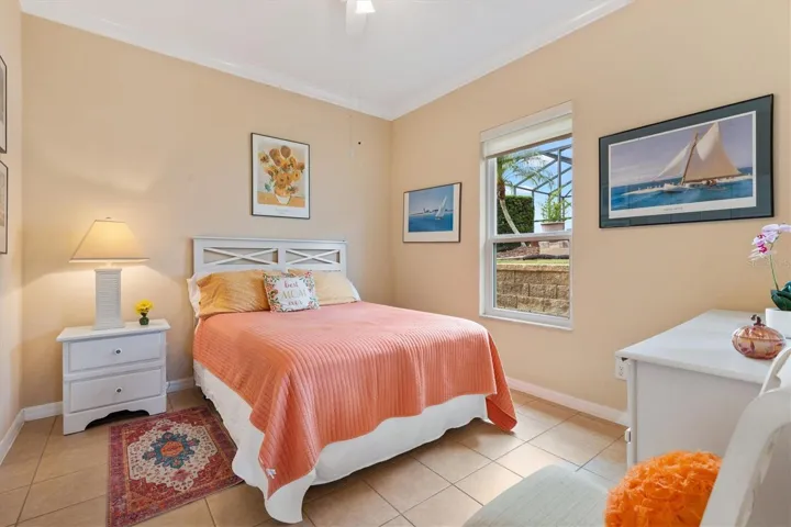 Second bedroom.