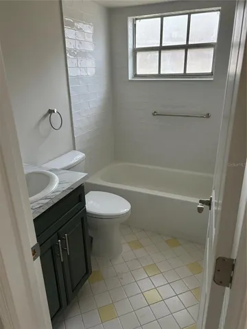 2nd bath with shower