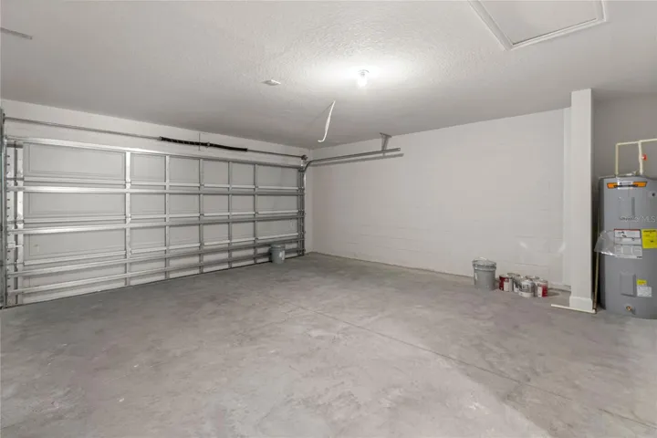 2 CARS GARAGE