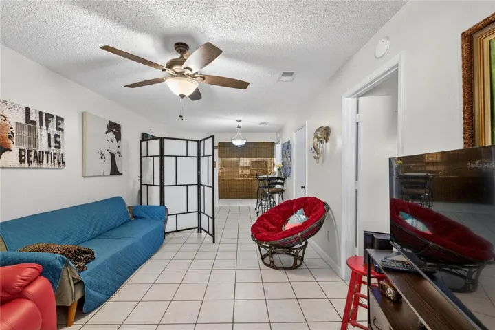 Great space for Netflix marathons, game nights and dinners in.